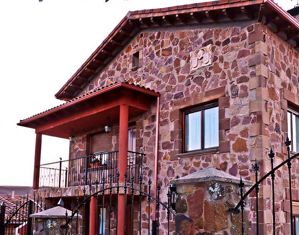 Casa La Yedra I (3) upscayl 2x ultramix balanced 4x